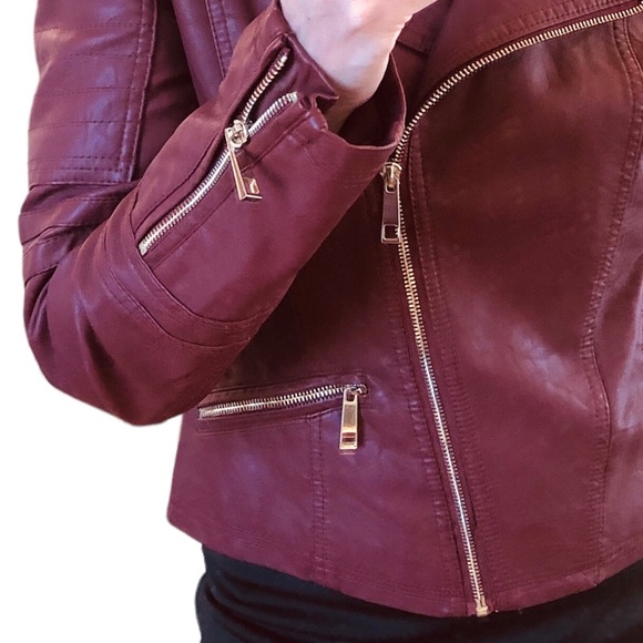 A.n.a Womens Red Faux Leather Jacket Moto Sz S Zipped Pockets and Cuffs Textured - Picture 6 of 14